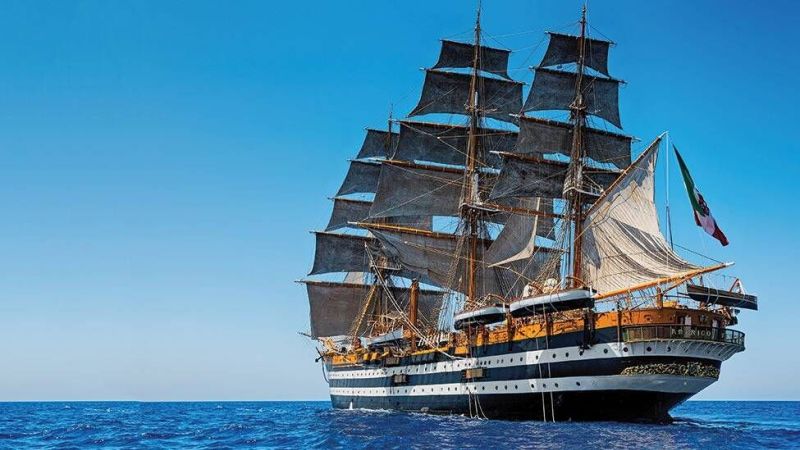 Amerigo Vespucci eff60ed5 - Bella come nessuna, l'Amerigo Vespucci è nel porto di Crotone - 1 Bella come nessuna, l’Amerigo Vespucci è nel porto di Crotone