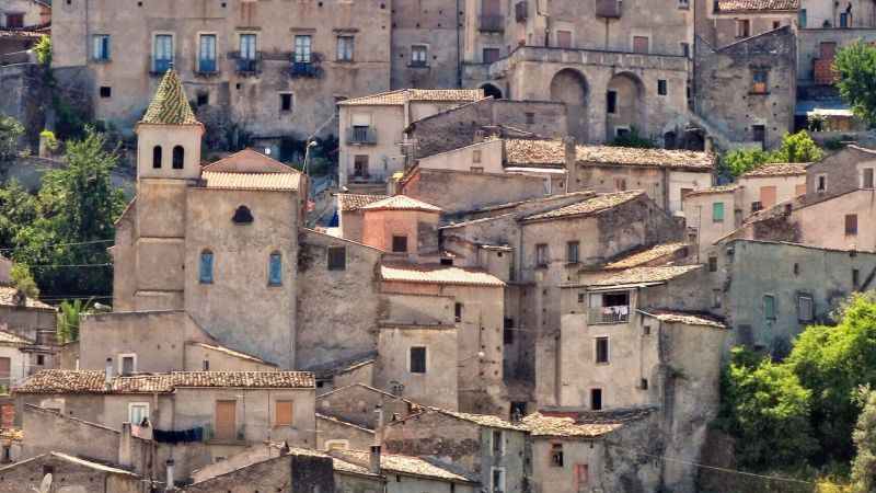 Saracena centro storico scaled e1714837549777 f1d85977 - Torna Saracinema, il “festival irregolare” che anima Saracena - 1 Torna Saracinema, il “festival irregolare” che anima Saracena