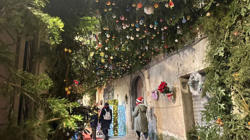 Nicotera strada del vischio 12 f52f2a46 - La Via del Vischio di Nicotera, i buoni auspici e i baci promesse d'amore - 1 La Via del Vischio di Nicotera, i buoni auspici e i baci promesse d’amore