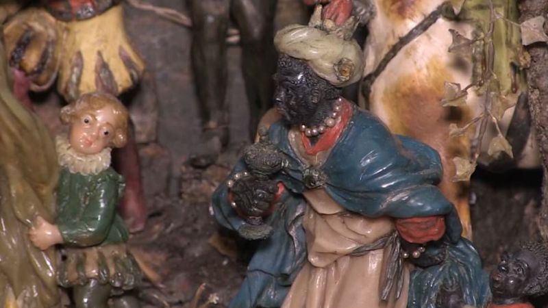 scarabattoli f60d7c85 - Gli Scarabattoli, l'arte in cera di De Julianis (FOTO) - 1 Gli Scarabattoli, l’arte in cera di De Julianis (FOTO)