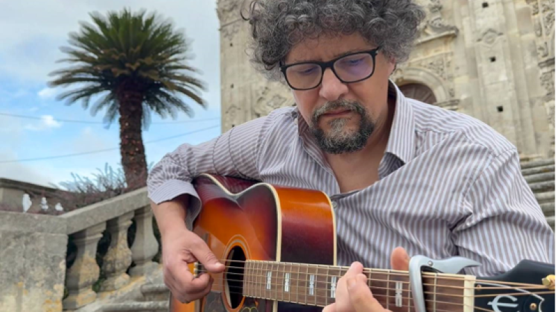 Eraldo Corti fae6fb08 - "Canzoni francesi tristi", il nuovo brano del calabrese Eraldo Corti - 1 “Canzoni francesi tristi”, il nuovo brano del calabrese Eraldo Corti