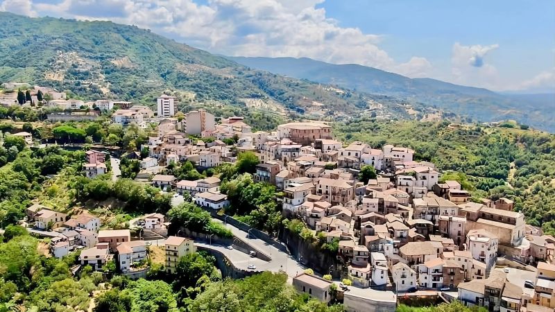 ‘Rimora’, il festival nato dal basso per vivere il borgo Rose