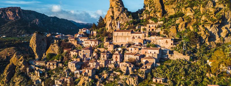 Pentedattilo borgo fantasma? Ma anche no