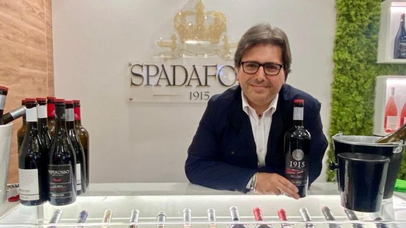 IPPOLITO SPADAFORA e1713193464775 feeb7769 - Il Terroir di Spadafora 1915 affascina il Vinitaly 2024 - 1 Il Terroir di Spadafora 1915 affascina il Vinitaly 2024