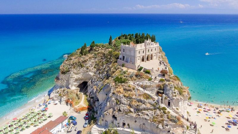 reasons to visit tropea HERO ff0c1414 - Ferragosto 2024, Tropea tra le top 50 destinazioni preferite dagli italiani - 1 Ferragosto 2024, Tropea tra le top 50 destinazioni preferite dagli italiani