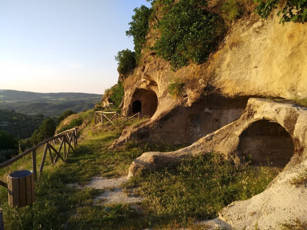 verzino 3 - Le Grotte Rupestri di Verzino volano nel censimento FAI, vota anche tu! - 7 verzino 3 - Meraviglie di Calabria - 6