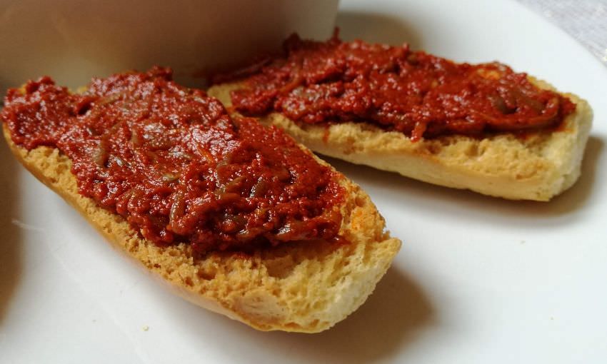 come consumare la sardella - Turismo culturale e Food&Drink, 180 aziende a Catanzaro per Mirabilia - 9 come consumare la sardella - Meraviglie di Calabria - 8