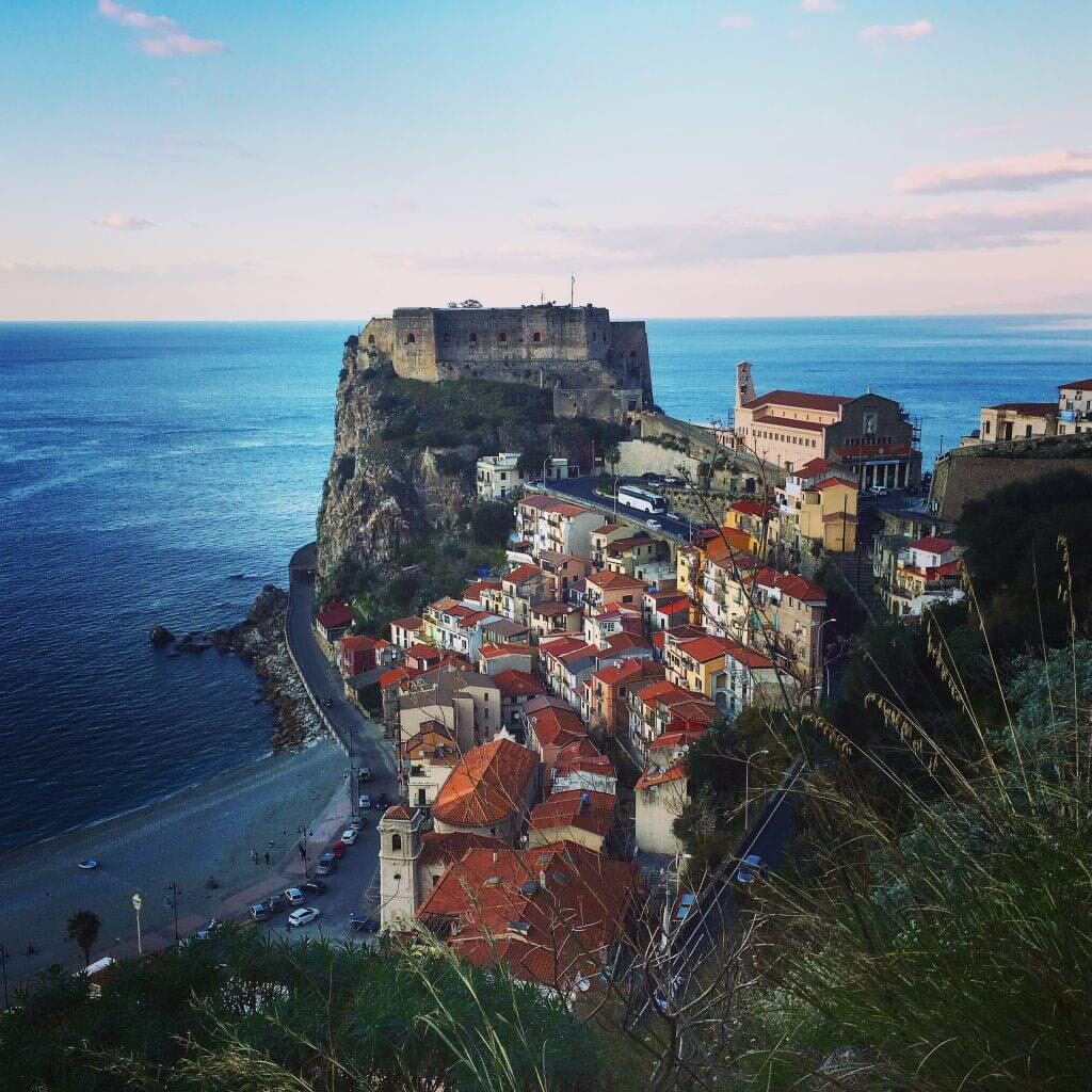 castello Ruffo di Scilla.min - In viaggio, a piedi, lungo la Calabria: Alessandro Frontera e il suo quarto "cost tu cost" - 7 castello Ruffo di Scilla.min - Meraviglie di Calabria - 6