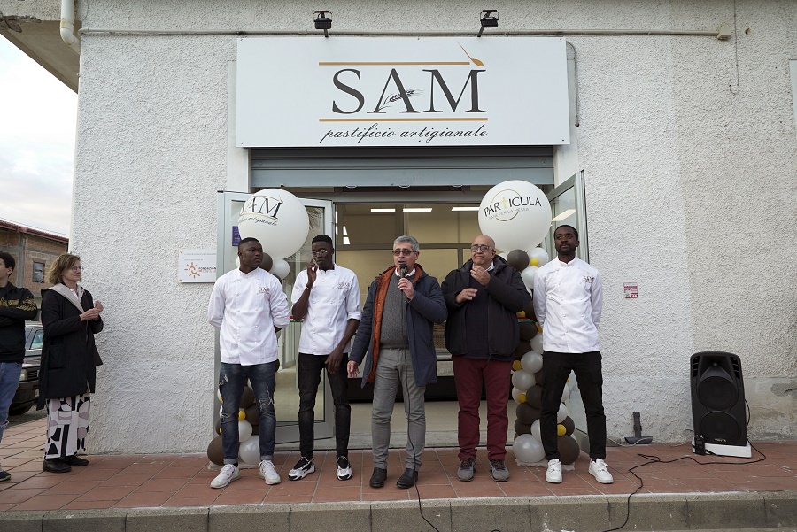 inaugurazione Adama Traore Sadia Diaby Salvatore Brullo Giovanni Calabrese Madi Minougouy - Meraviglie di Calabria - 13