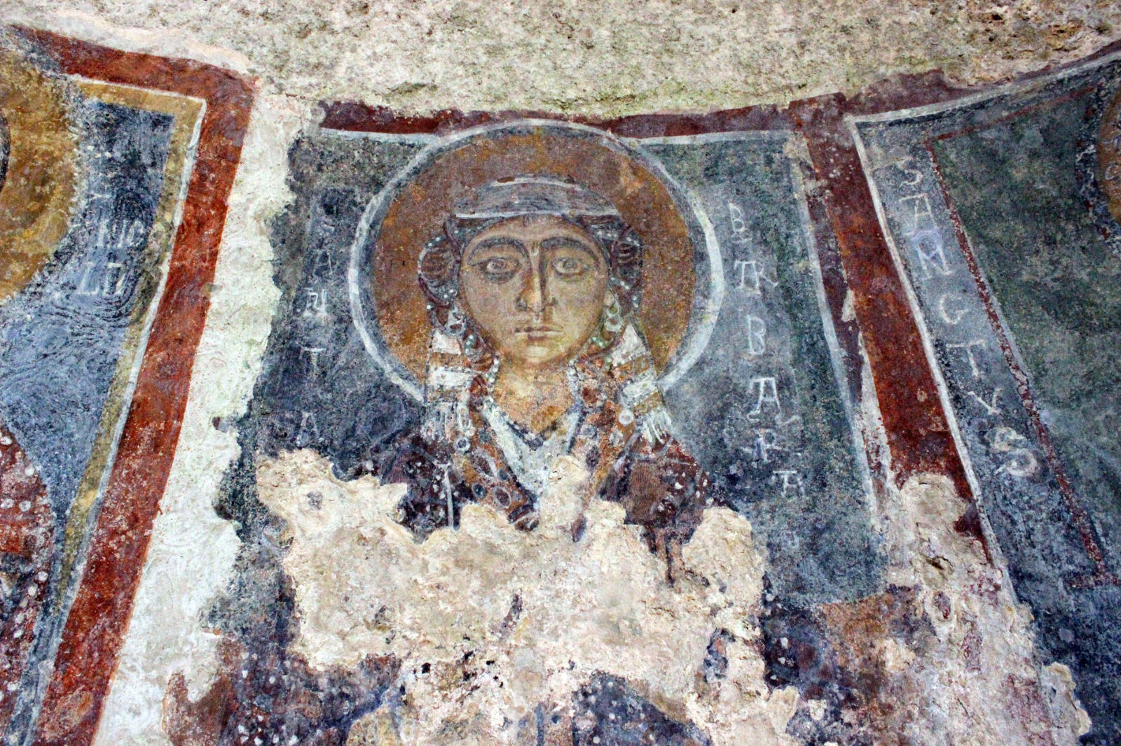 La Chiesa dello Spedale con all’interno cospicui e significativi affreschi bizantini.