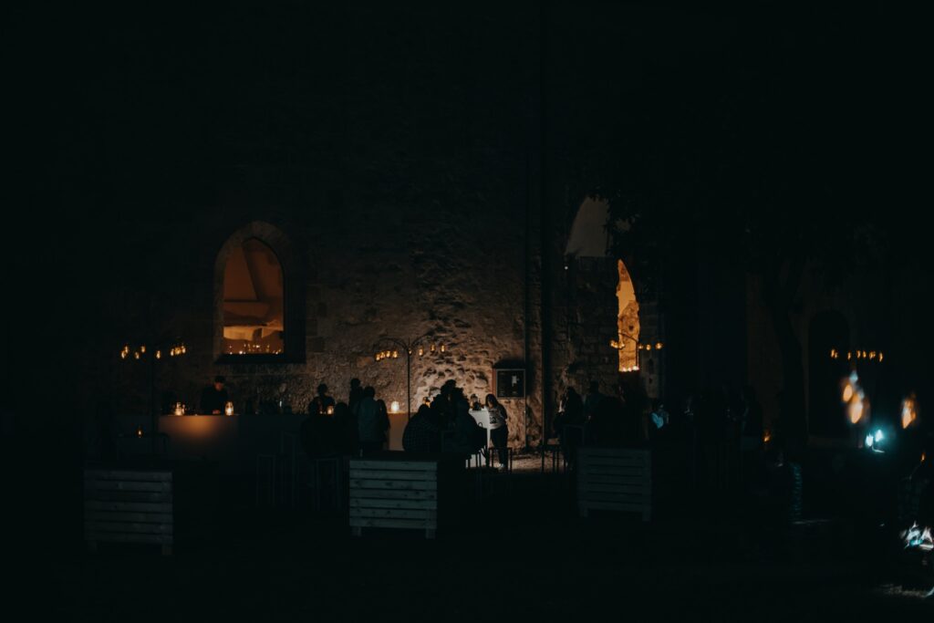 286605498 770083804403912 2309464454912105440 n - Il Castello Svevo di Cosenza illuminato da migliaia di candele - 7 286605498 770083804403912 2309464454912105440 n - Meraviglie di Calabria - 6