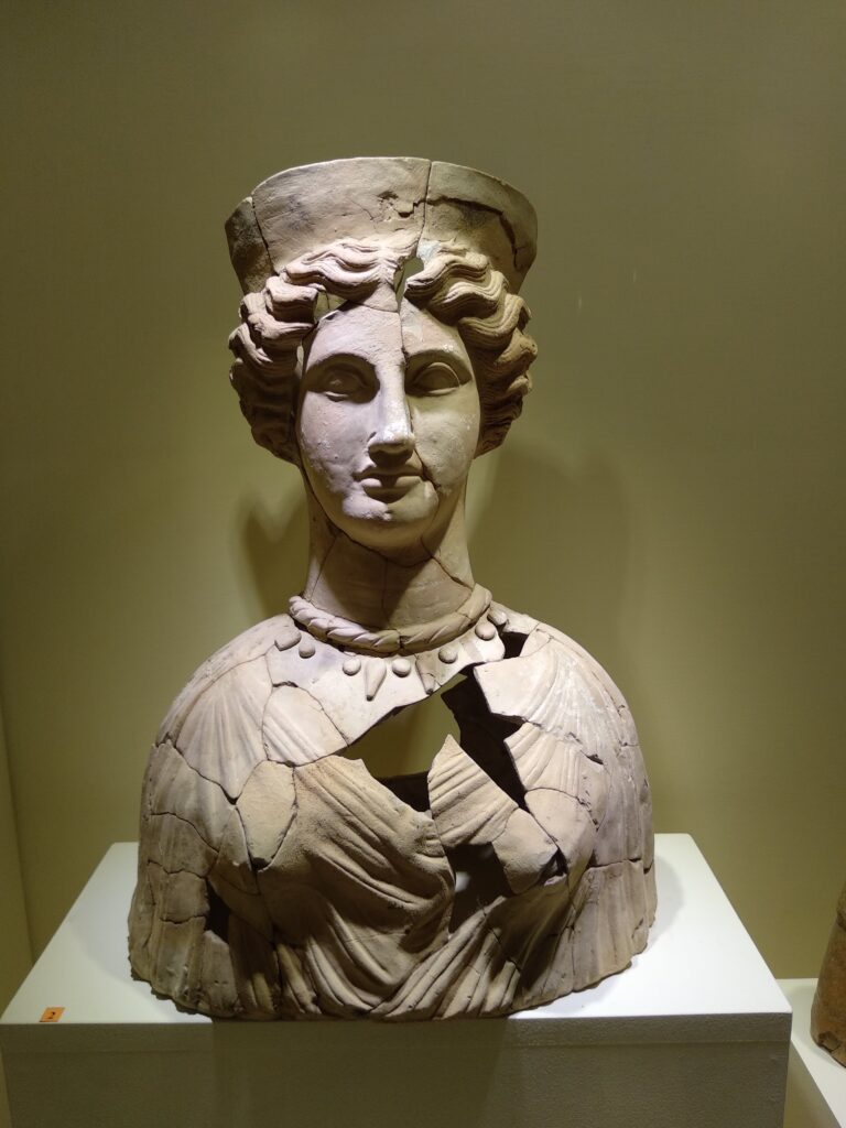 Museo archeologico di Ciro - Approdiamo a Cirò Marina, il comune calabrese con più Bandiere Blu - 9 Museo archeologico di Ciro - Meraviglie di Calabria - 8