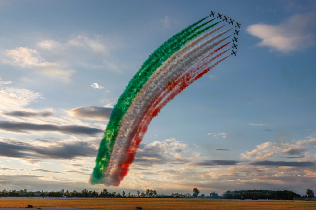 frecce - Le Frecce Tricolori in volo sull'alto Jonio il 25 giugno - 3 frecce - Meraviglie di Calabria - 2