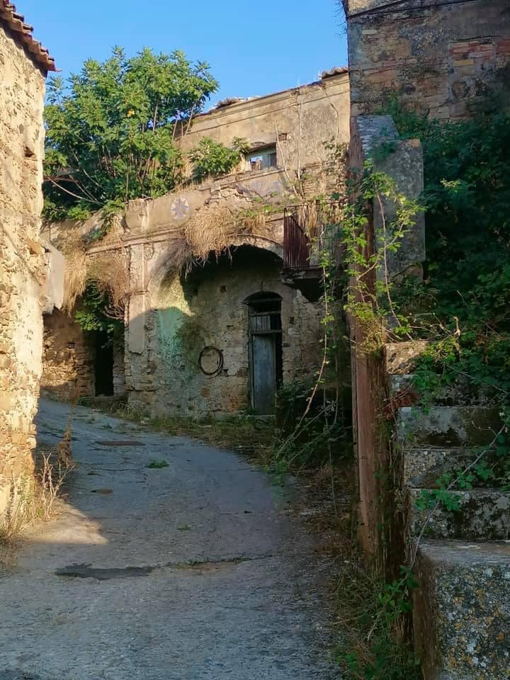 1 8 - Ferruzzano da borgo abbandonato a set cinematografico - 15 1 8 - Meraviglie di Calabria - 14