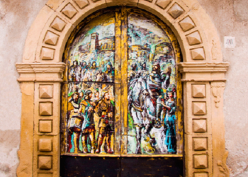 5 - A S. Benedetto Ullano, le porte narrano di gesta e fieri guerrieri albanesi - 7 5 - Meraviglie di Calabria - 6