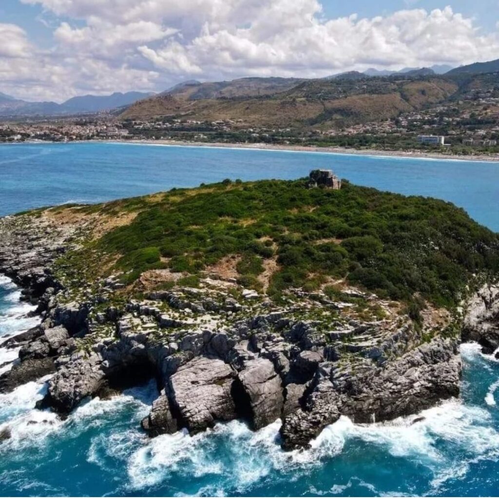 WhatsApp Image 2023 06 30 at 12.20.00 - Via le lattine dalle coste e Parchi Marini della Calabria - 7 WhatsApp Image 2023 06 30 at 12.20.00 - Meraviglie di Calabria - 6