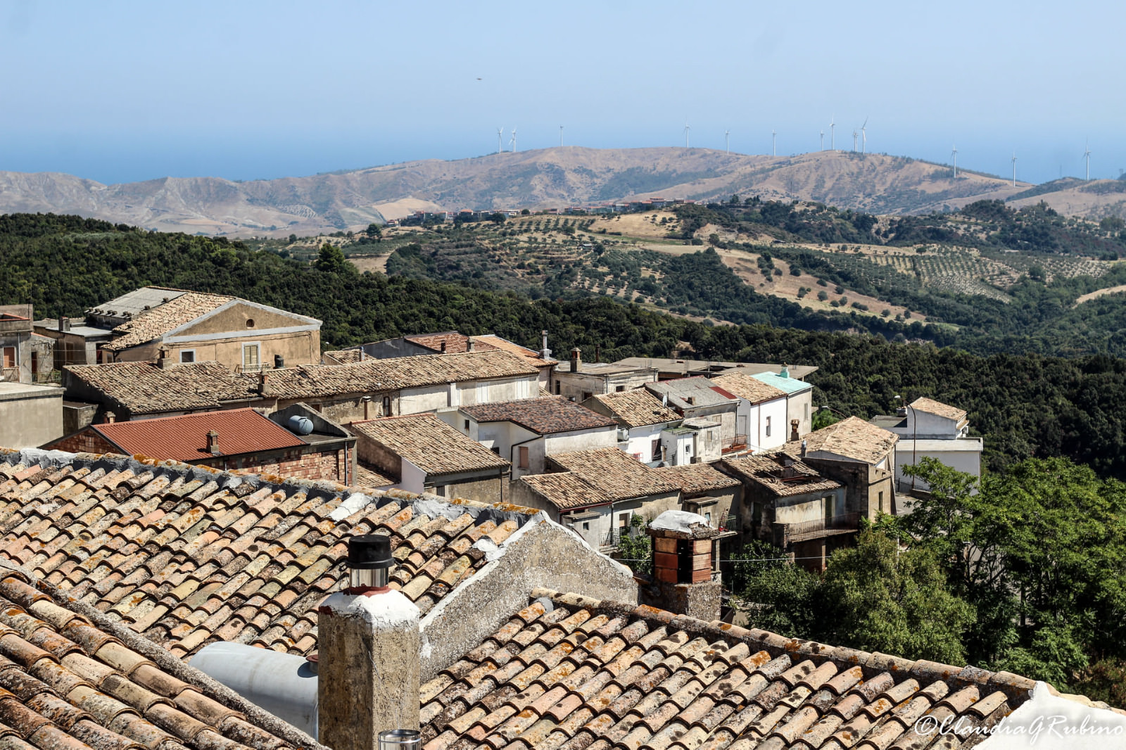 A Carfizzi dove lo scrittore Carmine Abate ha ambientato tutti i suoi romanzi