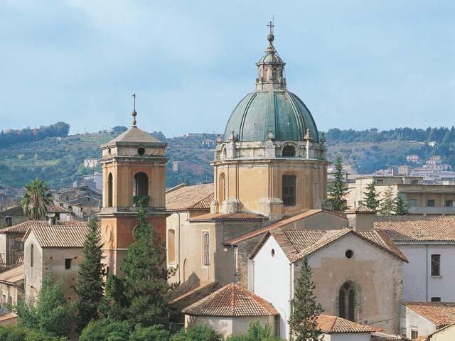 chiesa di San Domenico a Cosenza veduTa cupola 1 - A Cosenza, i tesori della Chiesa di S. Domenico in mostra per l’apertura straordinaria - 11 chiesa di San Domenico a Cosenza veduTa cupola 1 - Meraviglie di Calabria - 10