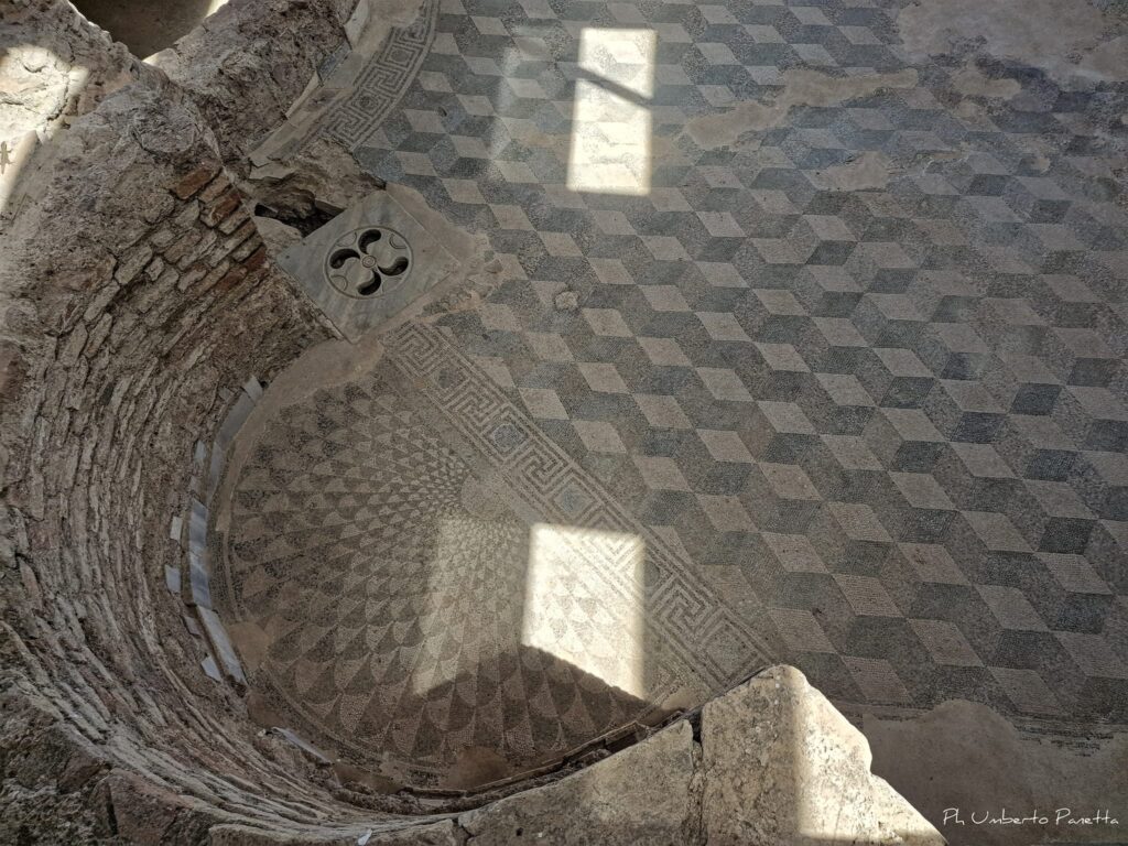 359510066 3042814292529719 5422569231146092793 n - Casignana, restaurato il mosaico di Dioniso. E’ un tripudio di colori - 15 359510066 3042814292529719 5422569231146092793 n - Meraviglie di Calabria - 14