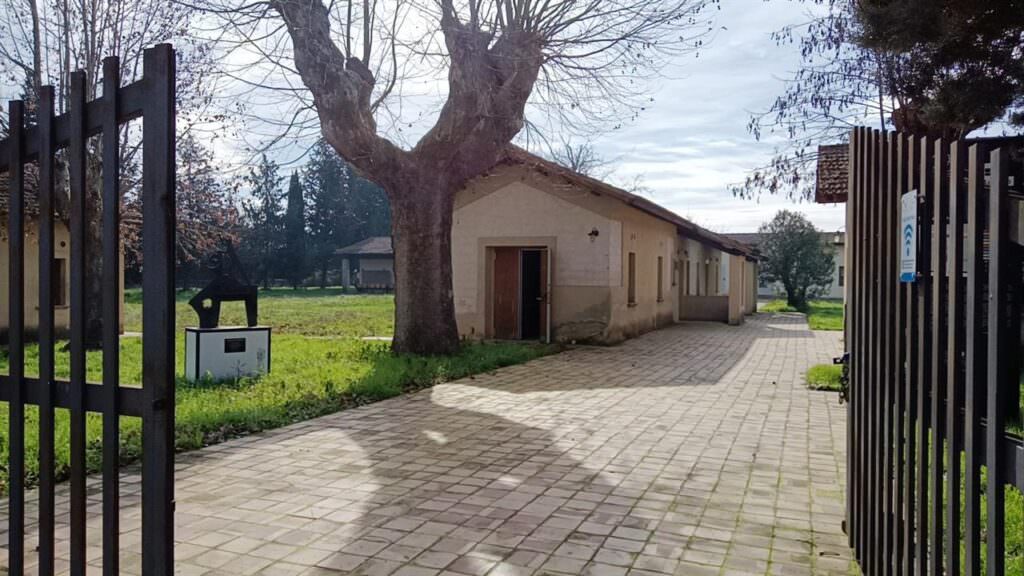 85bf615b 7fcf 42d3 9625 10289b6b15b7 large - La raccolta fondi per il film sul campo di concentramento di Ferramonti di Tarsia - 5 85bf615b 7fcf 42d3 9625 10289b6b15b7 large - Meraviglie di Calabria - 4