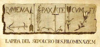 Lapide S. Filomena simboli rinvenuti - La Chiesa della Beata Vergine del Carmelo, suggestioni di bellezza a Cirò - 7 Lapide S. Filomena simboli rinvenuti - Meraviglie di Calabria - 6