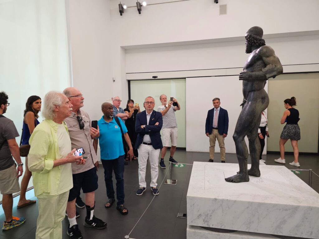 blues brothers museo 1 - I Blues Brothers in visita al Museo di Reggio - 3 blues brothers museo 1 - Meraviglie di Calabria - 2