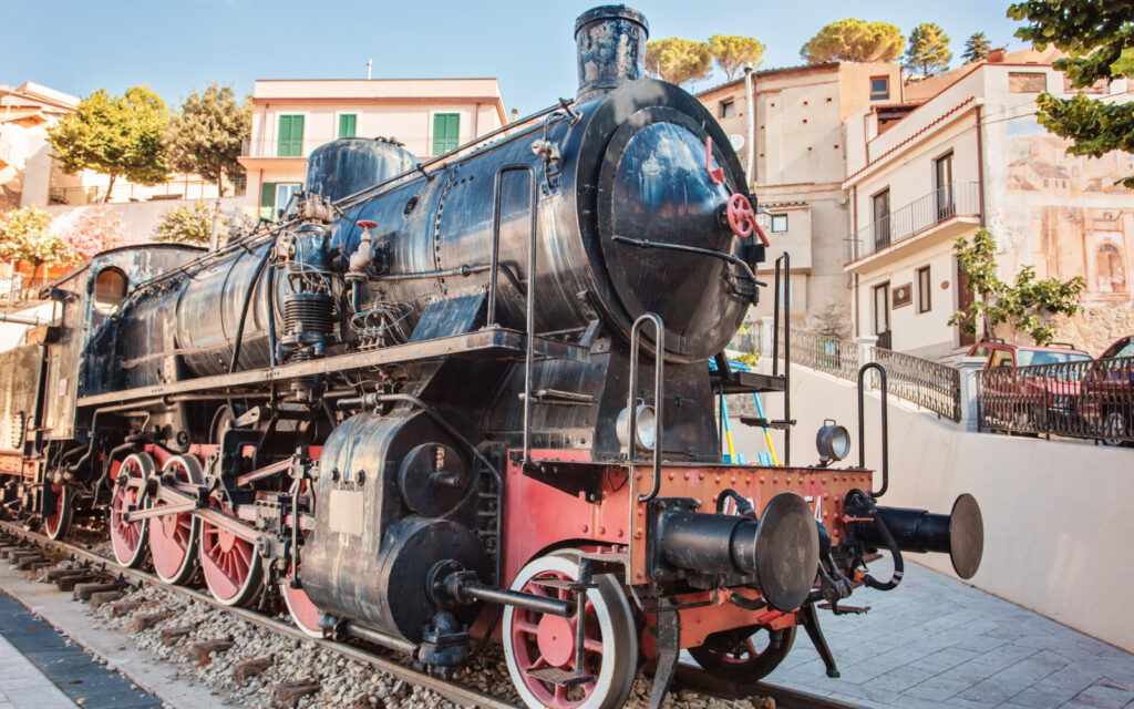 1600X1000 il treno della sila calabria hero 1 - Meraviglie di Calabria - 10