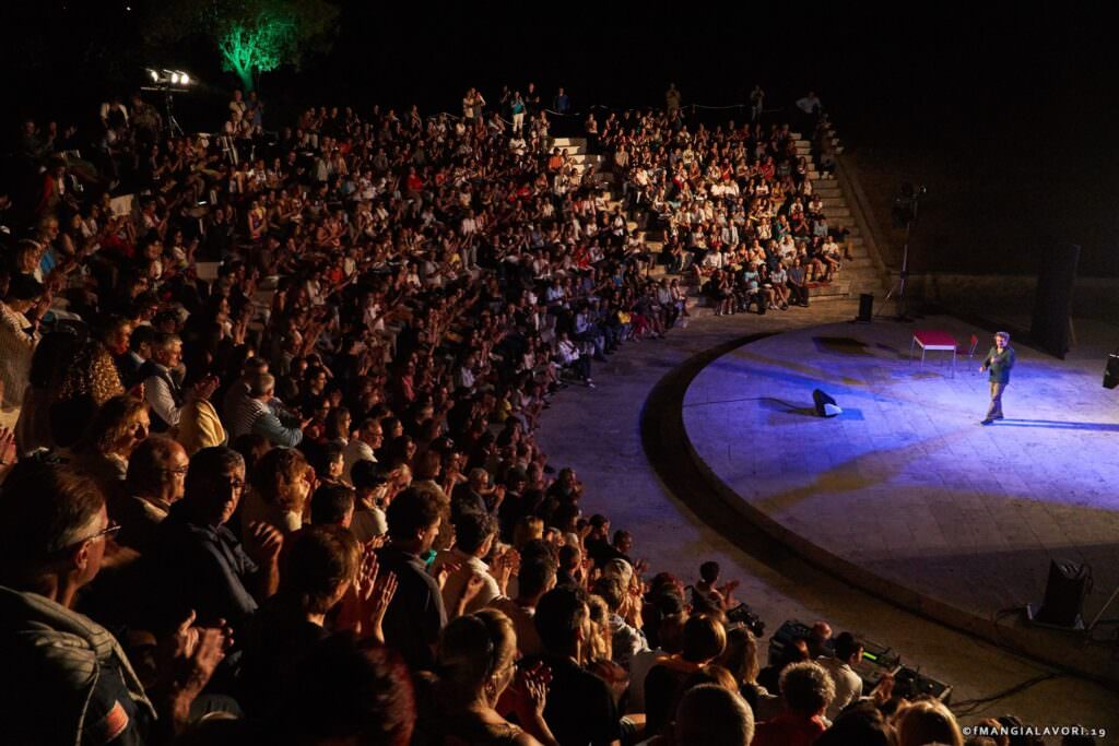 68297188 10157537658379846 1254230871062347776 n - A Ricadi «Avvistamenti Teatrali» si chiude con «Hermetico» di Claudio Fabi - 7 68297188 10157537658379846 1254230871062347776 n - Meraviglie di Calabria - 6