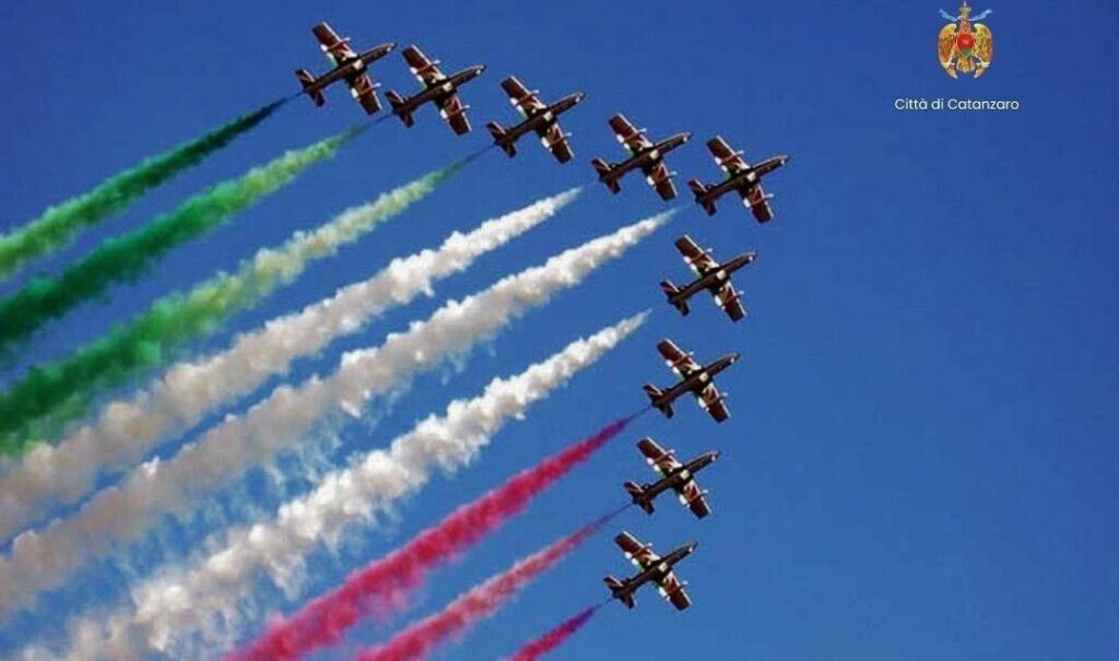 Frecce Comunce CZ 89bf79de - Le Frecce Tricolori colorano il cielo di Reggio Calabria e Catanzaro - 9 Frecce Comunce CZ 89bf79de - Meraviglie di Calabria - 8
