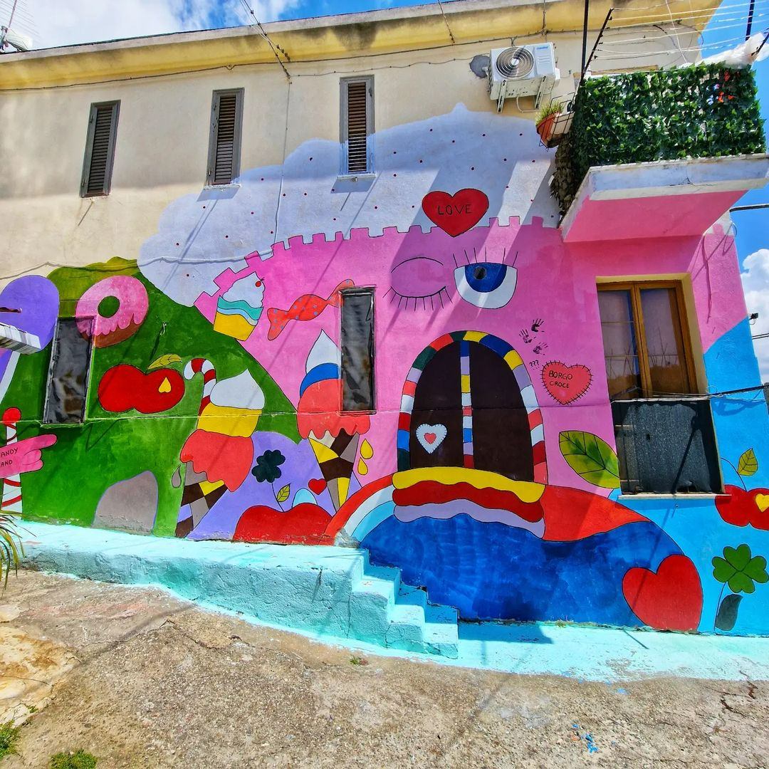 Tutti i colori di Borgo Croce, il valore di una storia semplice