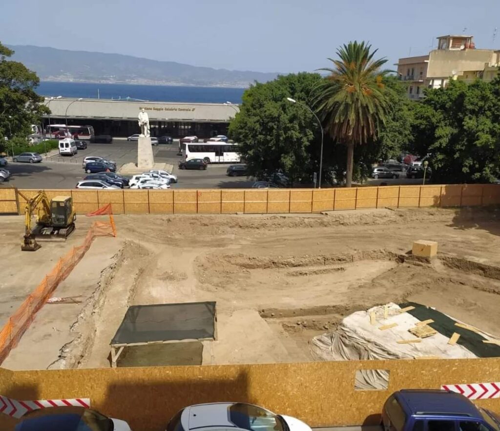 scavi piazza garibaldi panorama - Storia che si rivela, così Reggio Calabria celebra le Giornate Europee del Patrimonio - 5 scavi piazza garibaldi panorama - Meraviglie di Calabria - 4