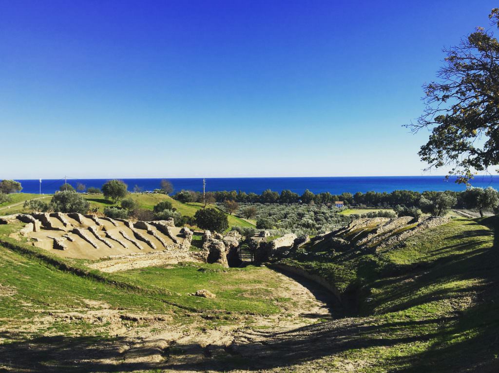 anfiteatro romano di squilalce - Se la storia si racconta ancora: alla scoperta di Cassiodoro in Calabria - 9 anfiteatro romano di squilalce - Meraviglie di Calabria - 8