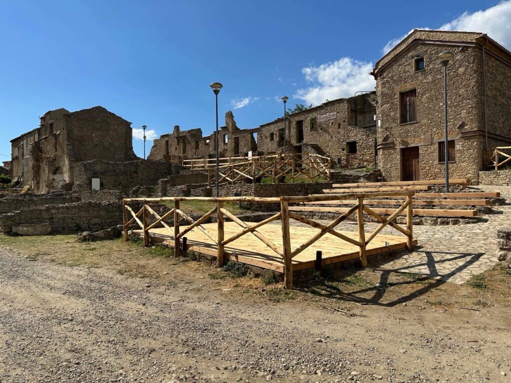 borgo di girifalco 180090 - Tra i colori caldi di stagione: in Calabria tornano le Giornate Fai d'Autunno - 11 borgo di girifalco 180090 - Meraviglie di Calabria - 10