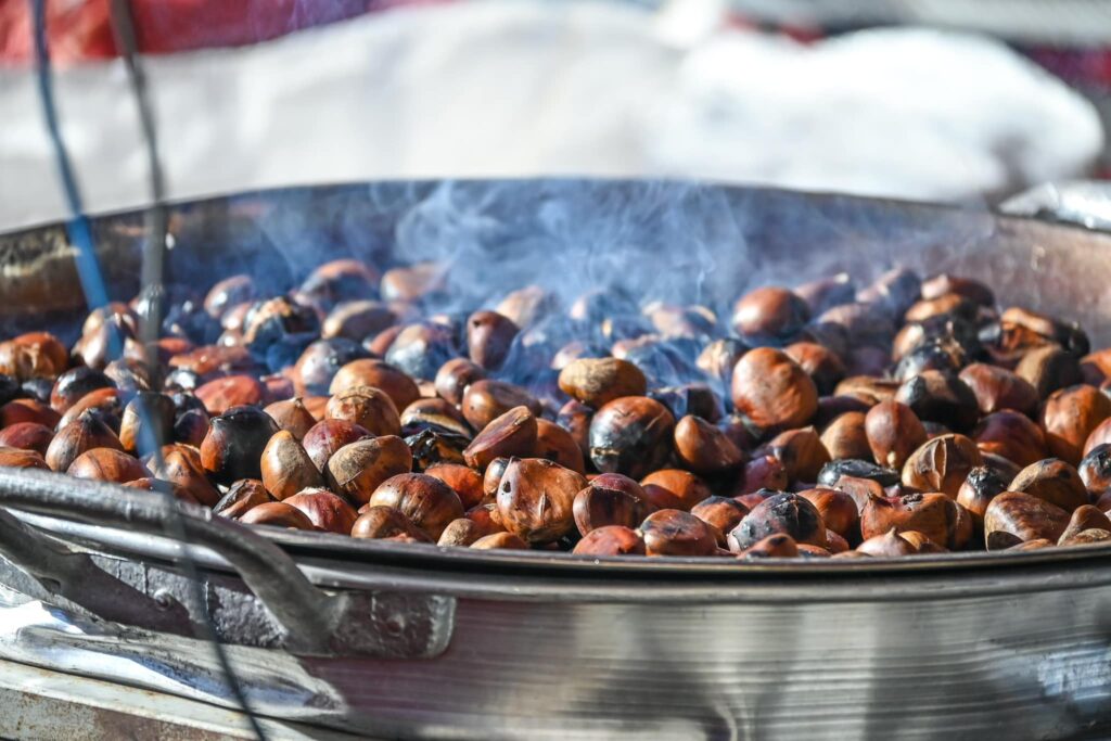 caladrroste - Enogastronomia, spettacolo e territorio: è l'Autunno di Camigliatello Silano - 5 caladrroste - Meraviglie di Calabria - 4