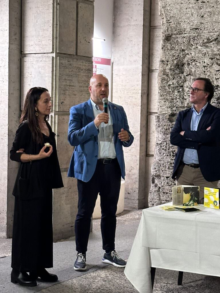 il direttore del Consorzio Perri a Roma - Il Consorzio Olio di Calabria Igp, protagonista a Roma tra i sapori di regione - 3 il direttore del Consorzio Perri a Roma - Meraviglie di Calabria - 2