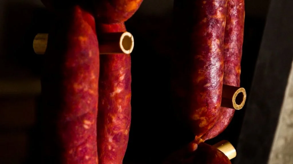 salsiccia rossa di castelpoto 1 - Rustica e saporita: la pasta con funghi e salsiccia di una nonna di Calabria - 7 salsiccia rossa di castelpoto 1 - Meraviglie di Calabria - 6