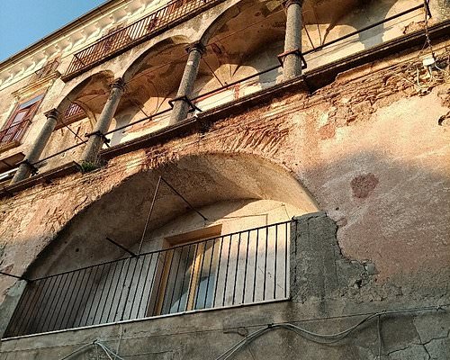 centro storicobalcone - Nel paese dei cento portali: a Fuscaldo, tra i palazzi signorili scolpiti con la pietra - 11 centro storicobalcone - Meraviglie di Calabria - 10
