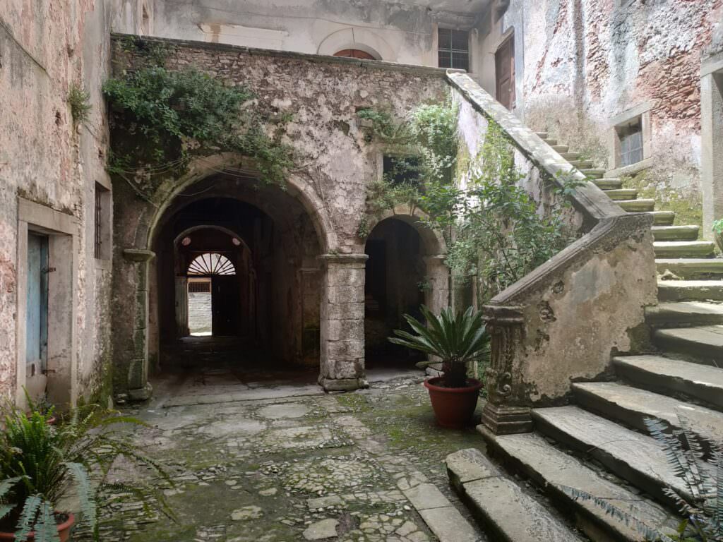 centro storicofoto02 - Nel paese dei cento portali: a Fuscaldo, tra i palazzi signorili scolpiti con la pietra - 9 centro storicofoto02 - Meraviglie di Calabria - 8