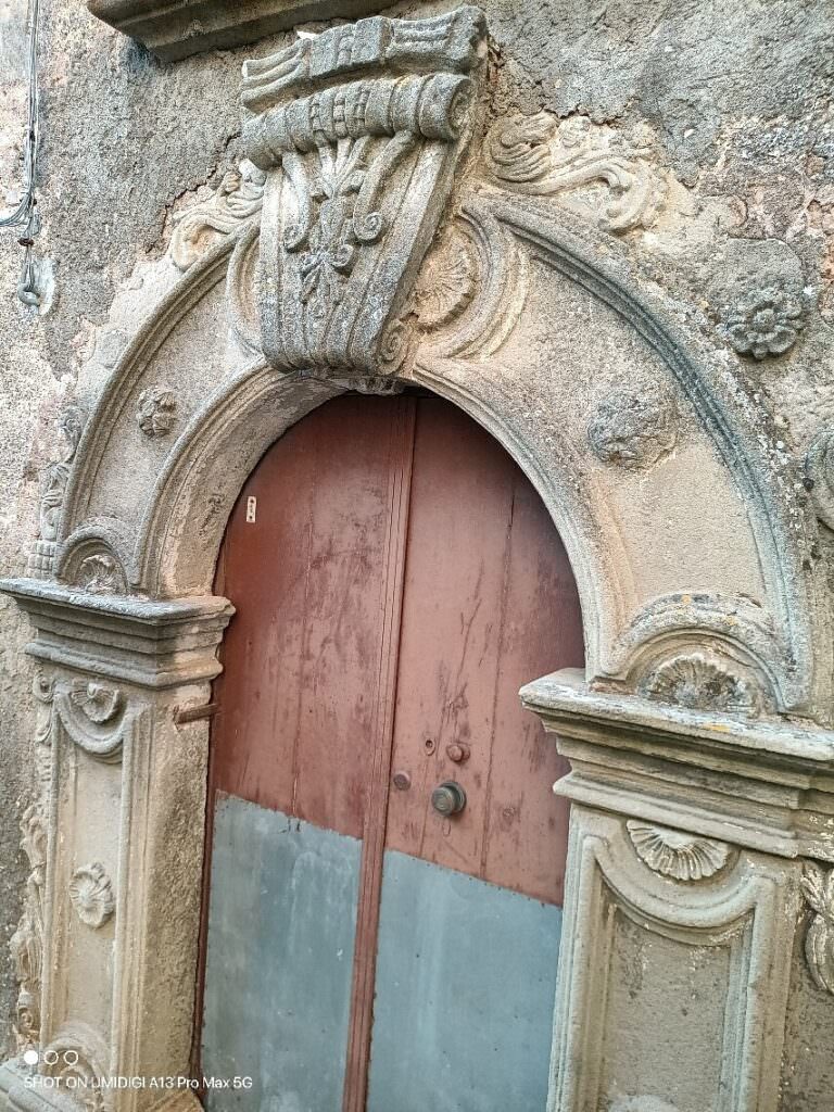 dettagli - Nel paese dei cento portali: a Fuscaldo, tra i palazzi signorili scolpiti con la pietra - 3 dettagli - Meraviglie di Calabria - 2
