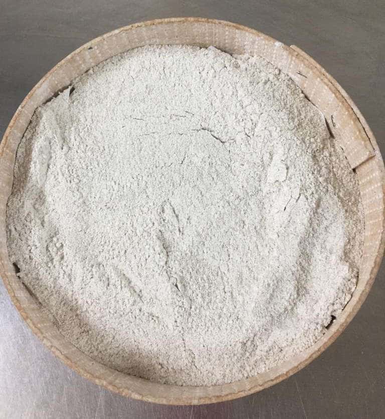 farina segale4 - Nel paese che profuma di tradizione: a Canolo la lavorazione del pane jermano - 5 farina segale4 - Meraviglie di Calabria - 4