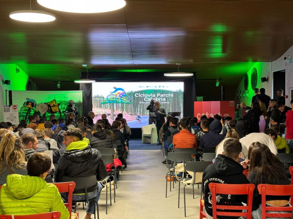 pubblicoprospettiva n - Educational Bike Paths Park Calabria, la cura dell'ambiente è giovane e ciclabile - 7 pubblicoprospettiva n - Meraviglie di Calabria - 6