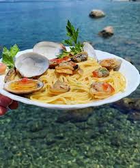 spaghetti chianalea - Indira Varma: citazione di una Calabria che è buon cibo e paradiso - 3 spaghetti chianalea - Meraviglie di Calabria - 2