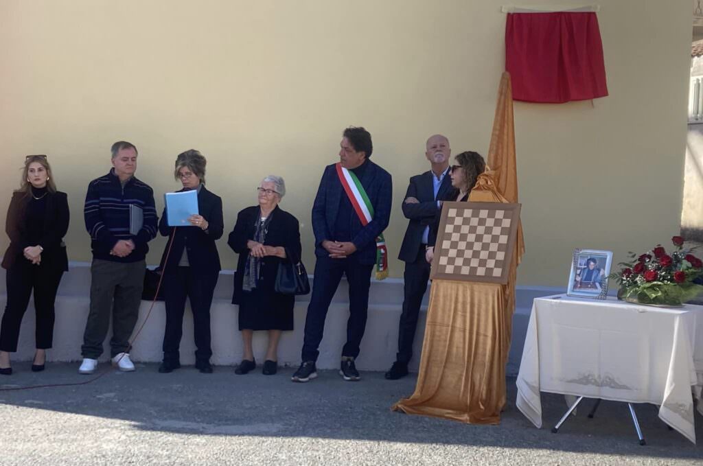 412902399 872232118241223 5774091167443148513 n - A Brancaleone una piazza al "re" della dama Luigi Condemi - 3 412902399 872232118241223 5774091167443148513 n - Meraviglie di Calabria - 2