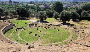 Il teatro greco roman. Paroc archeologico di Locri RC 300x175 1 - Tesori archeologici: è a Locri la più antica effige di Epifania e Natività - 5 Il teatro greco roman. Paroc archeologico di Locri RC 300x175 1 - Meraviglie di Calabria - 4
