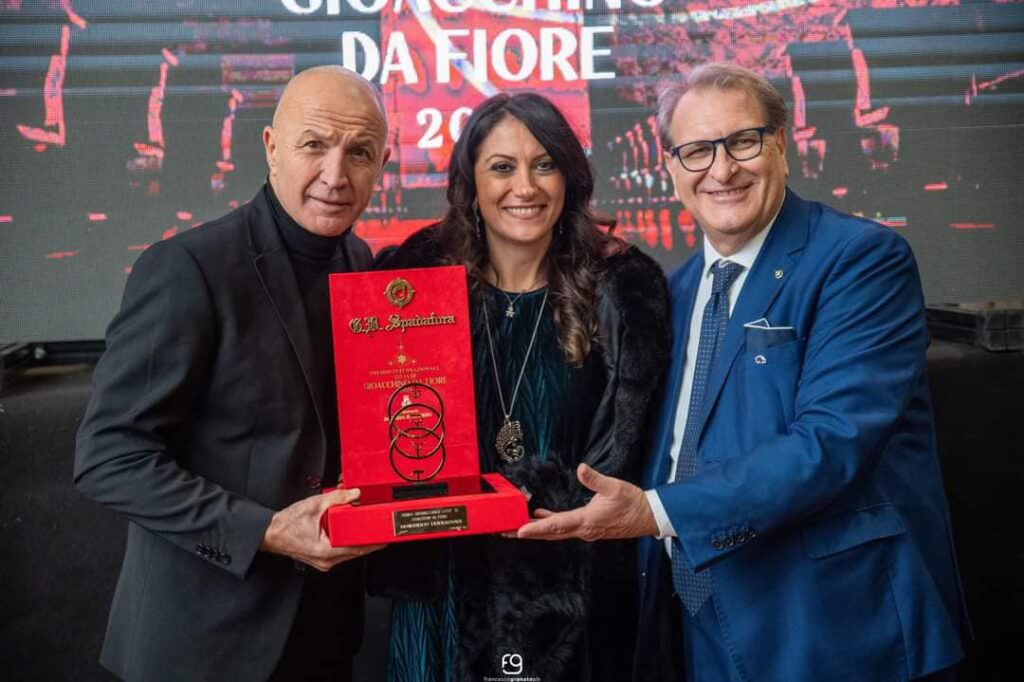 fotosibndacan - Domenico Iannacone che riconosce alla Calabria il valore dei luoghi nella Città di Gioacchino da Fiore - 3 fotosibndacan - Meraviglie di Calabria - 2