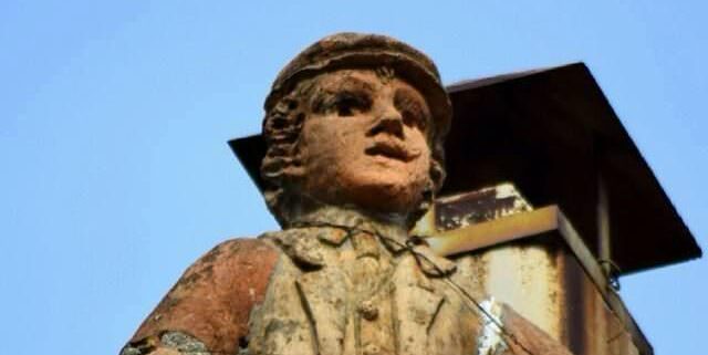 La leggenda della “Statua con il braccio di pietra” a Satriano
