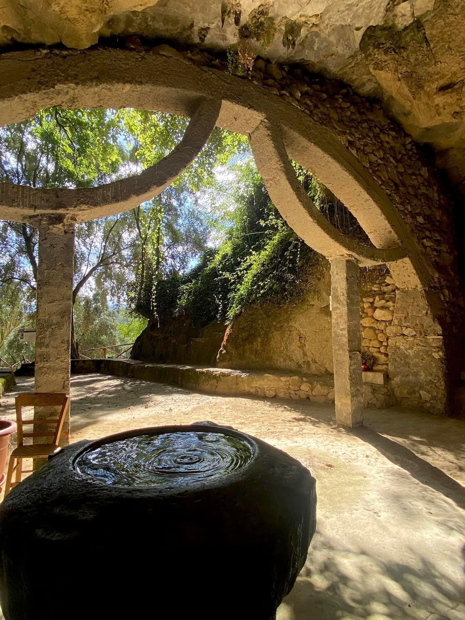 SantElia speleota fonte miracolosa Ph DeaKalabria 1 - Sant’Elia di Cubasina, il monastero del maestro di Petrarca e Boccaccio - 13 SantElia speleota fonte miracolosa Ph DeaKalabria 1 - Meraviglie di Calabria - 12