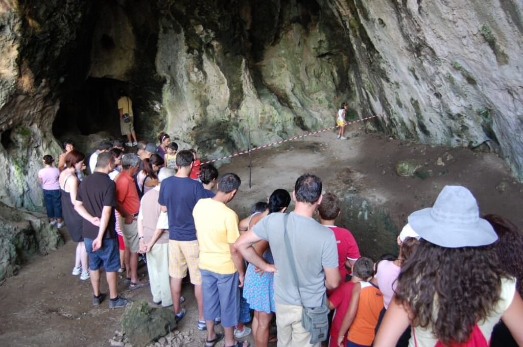 Visita 3 - La Grotta di Trakina: scrigno di tesori antichi - 3 Visita 3 - Meraviglie di Calabria - 2