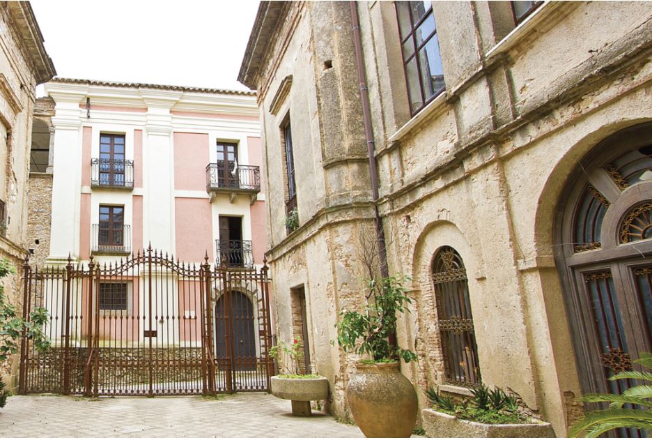 palazzo di francia santa caterina dello ionio - A Santa Caterina dello Ionio trionfa “Quattro amici al Var” - 5 palazzo di francia santa caterina dello ionio - Meraviglie di Calabria - 4