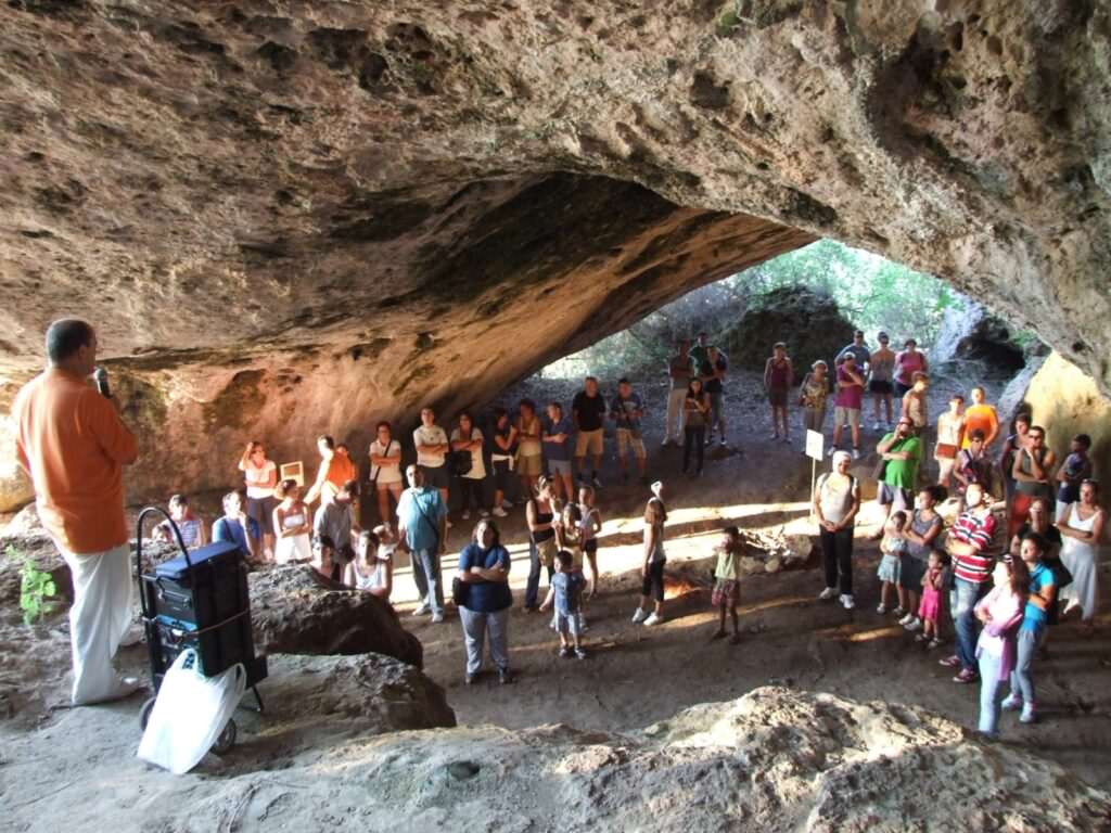 visita1 - La Grotta di Trakina: scrigno di tesori antichi - 5 visita1 - Meraviglie di Calabria - 4